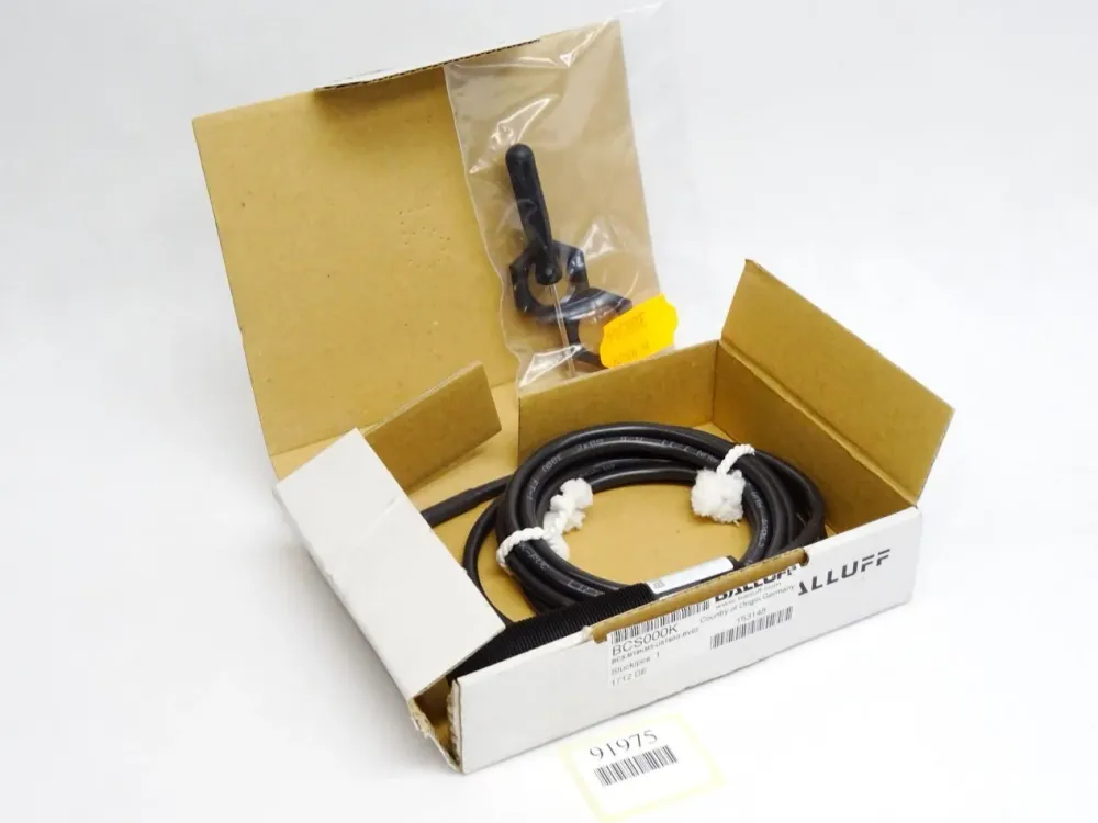 Balluff Kapazitiver Sensor BCS000K BCS M18KM3-UST80G-BV02 / Neu OVP