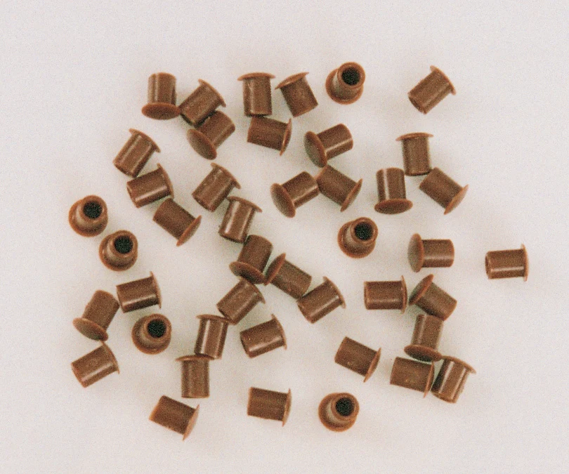 Sc Copriforo Plastica Marrone D 6 Mm 50 Pz- 5,0 Pz