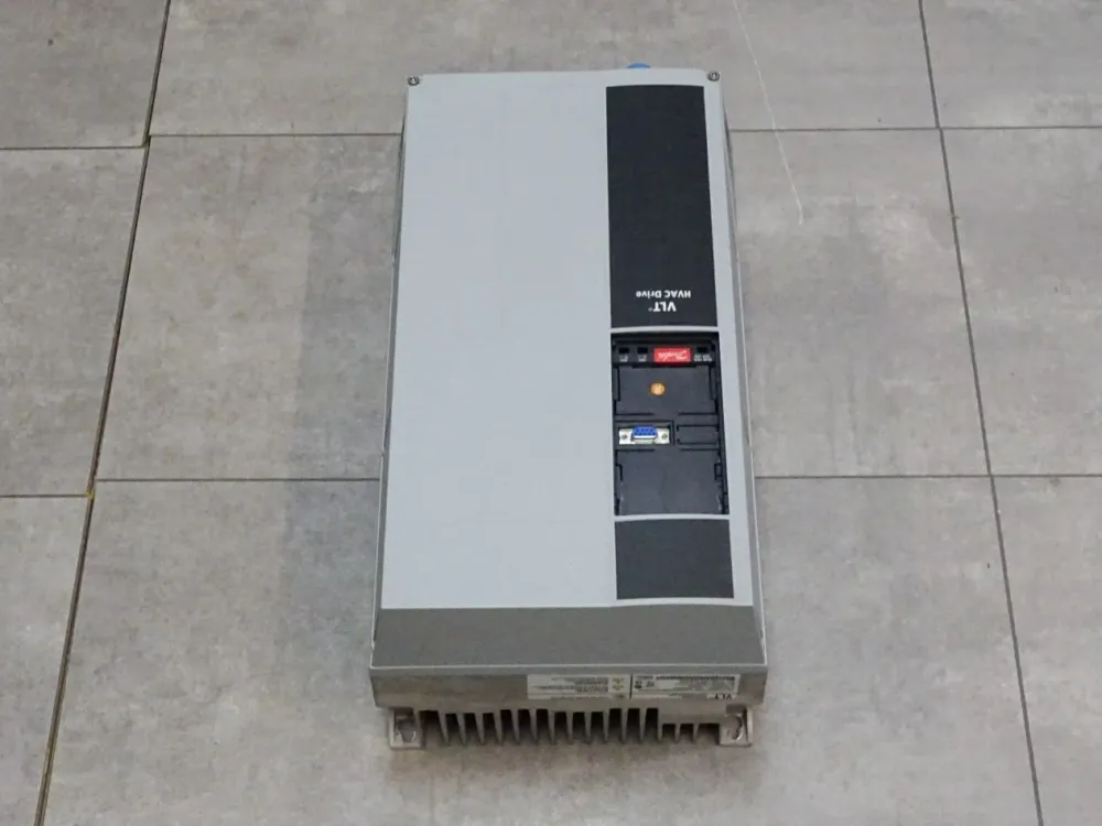 Danfoss VLT 131B4222 FC-102P2K2T4E55H1 Frequenzumrichter 2.2kW