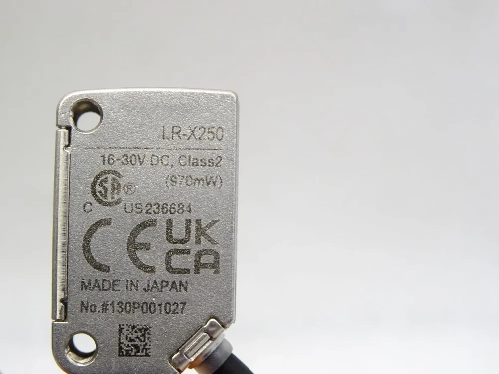 Keyence LR-X250 CMOS-Lasersensor / Neu