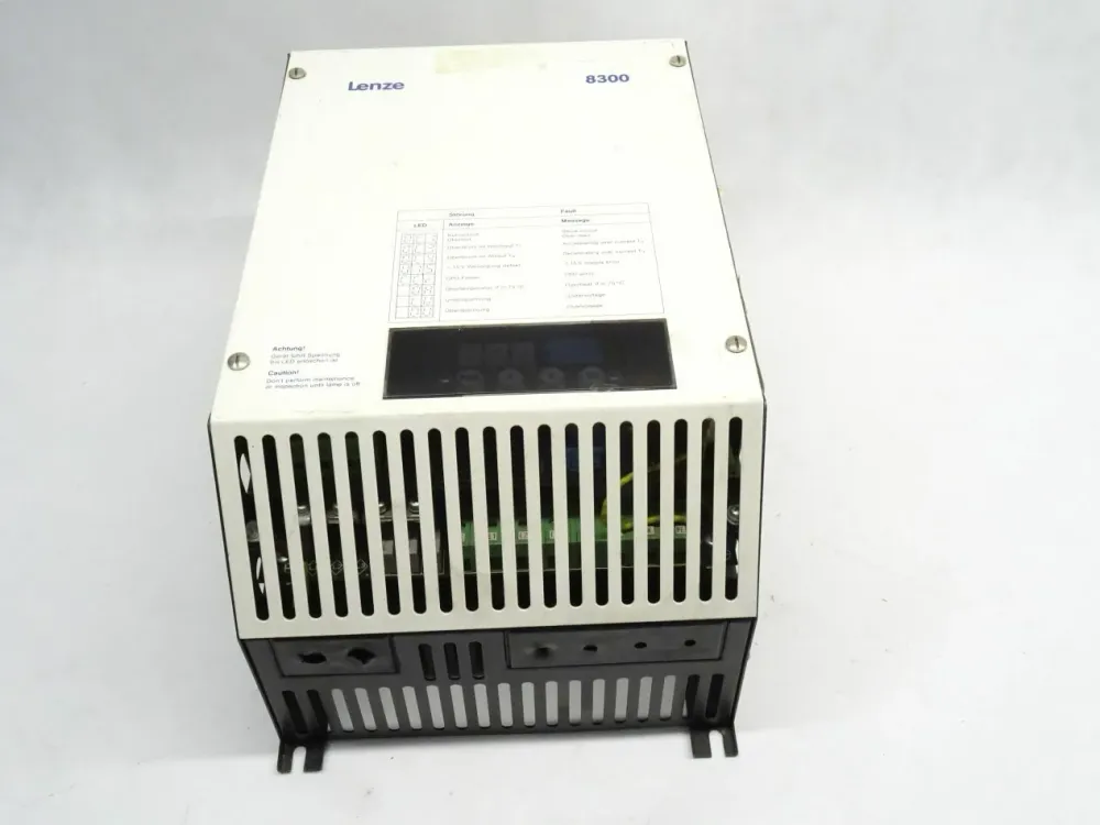 Lenze 8300 Frequenzumrichter 3A2660 // 8306 E // 0/7237/XB 96