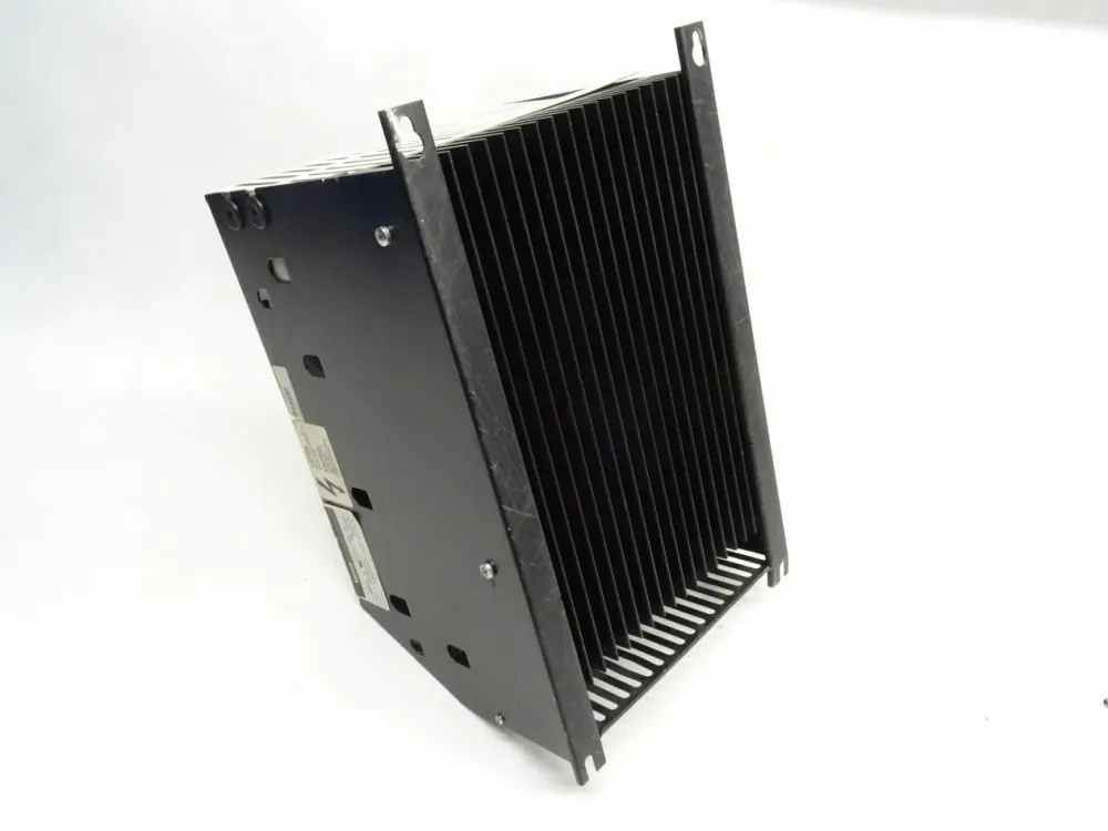 Lenze 8300 Frequenzumrichter 3A2660 // 8306 E // 0/7237/XB 96