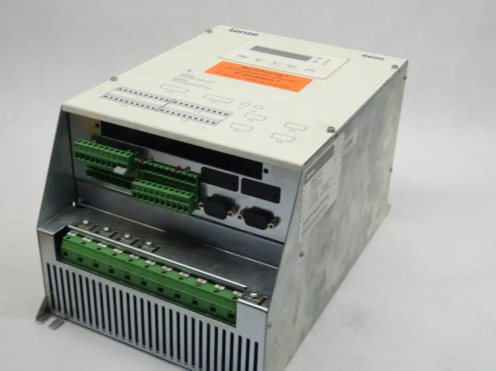 Lenze 8600 33.8601_E.V001 / 33 8601 E Frequenzumrichter 400/460V 50/60Hz / OVP