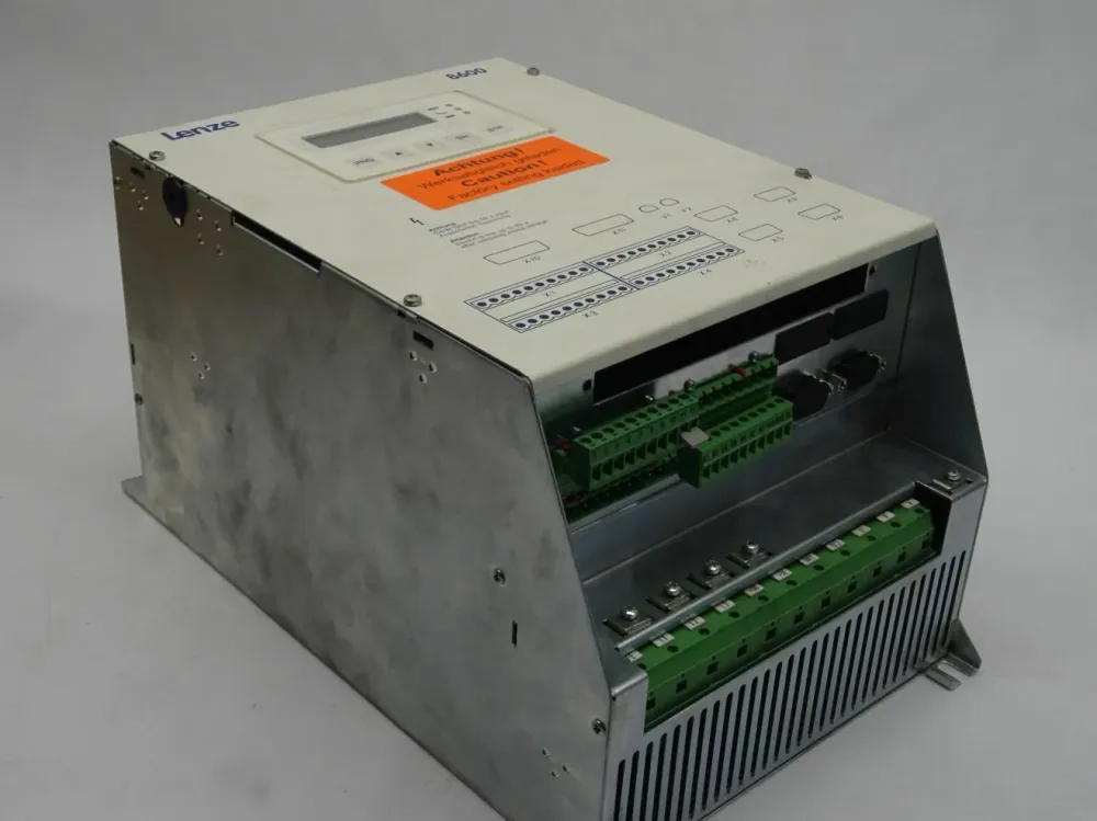 Lenze 8600 33.8601_E.V001 / 33 8601 E Frequenzumrichter 400/460V 50/60Hz / OVP