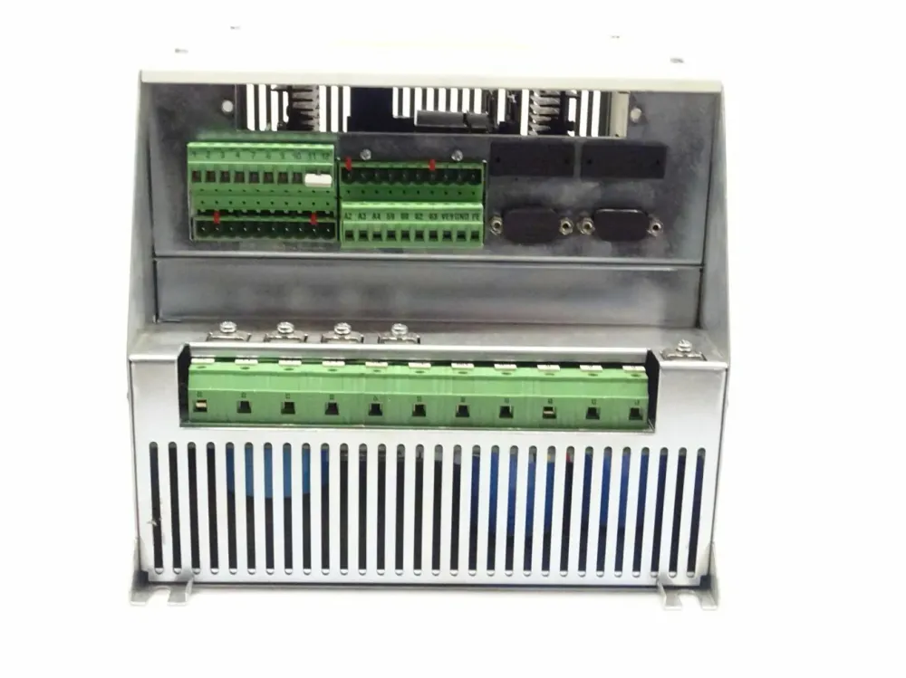 Lenze 8600 33.8601_E.V001 / 33 8601 E Frequenzumrichter 400/460V 50/60Hz / OVP