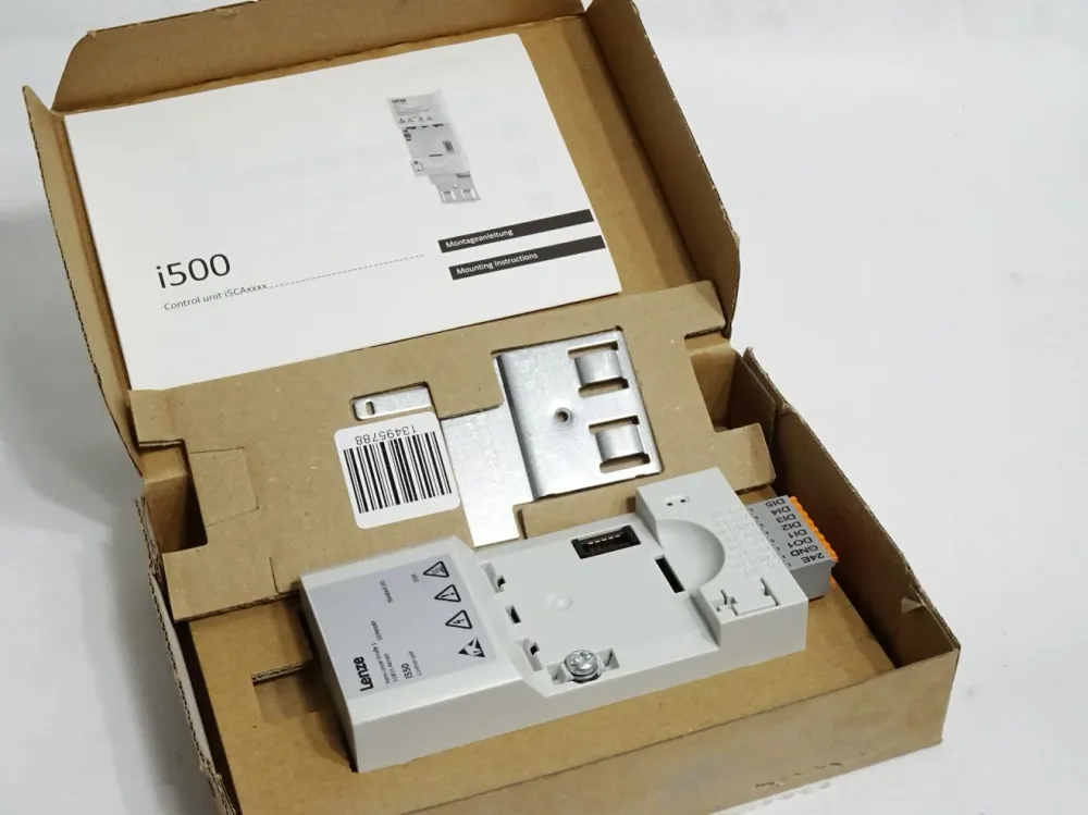 Lenze Control Unit 15936014 i550 I5CA50020000A0000S Standard I/O / Neu OVP