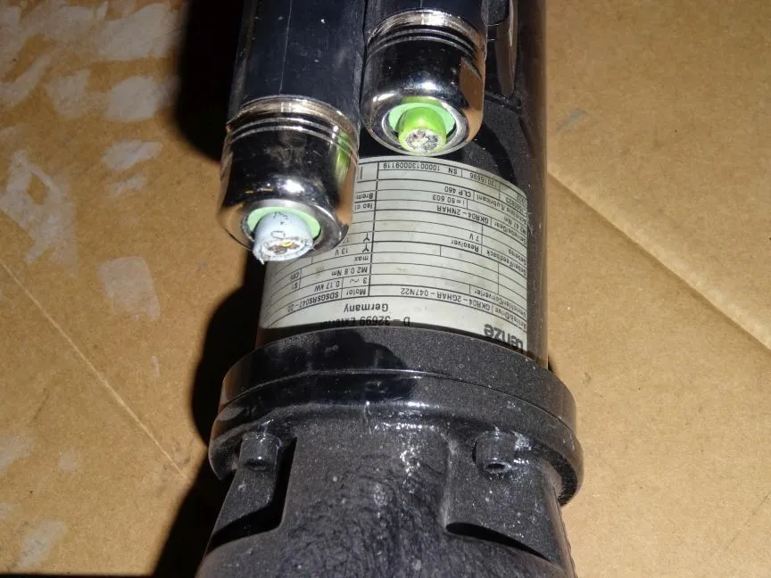 Lenze SDSGSRS047-22 / GKR04-2GHAR-047N22 Servermotor