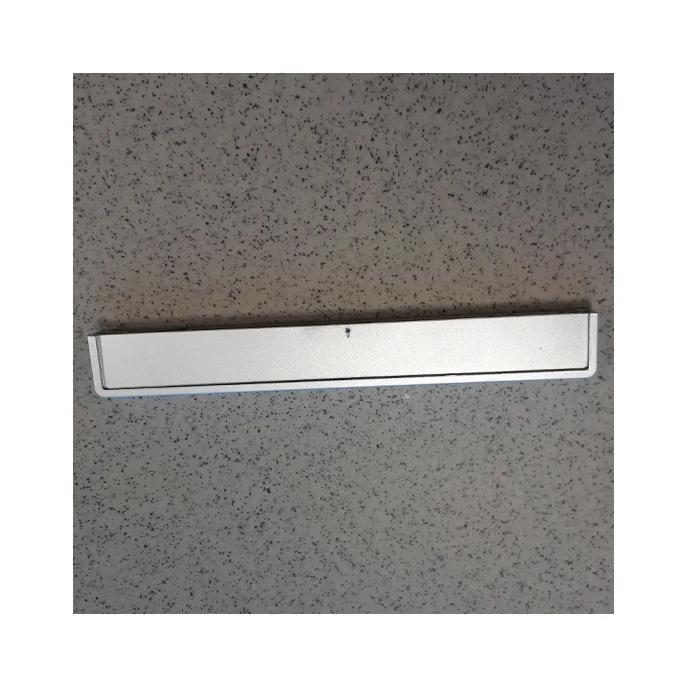 Maniglia per kit madia 2 ante e 4 cassetti - design pratico e resistente