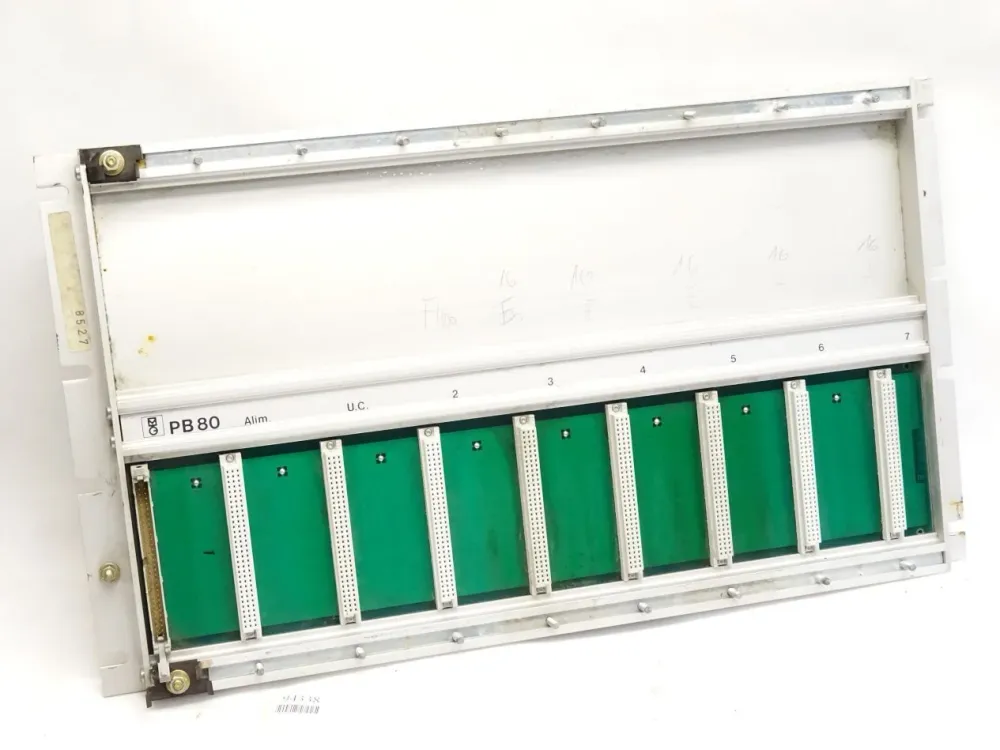 Merlin Gerin PB80 8 Slots Rack