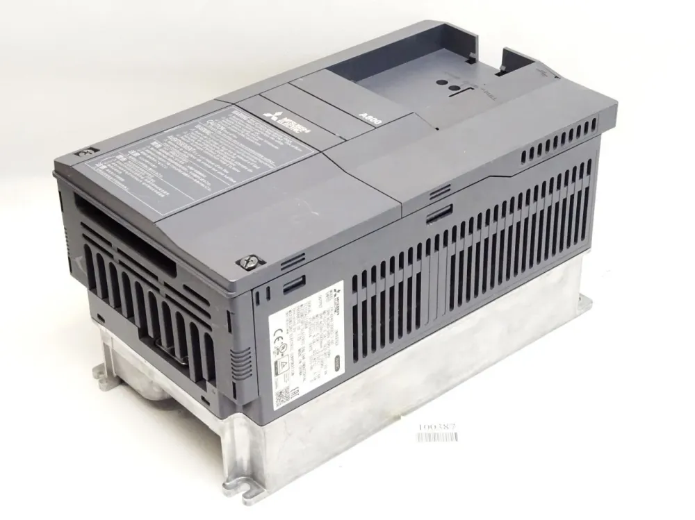 Mitsubishi Electric FR-A840-00083-2-60 DEFEKT