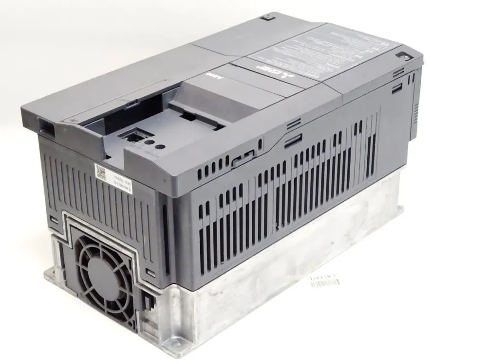 Mitsubishi Electric FR-A840-00083-2-60 DEFEKT