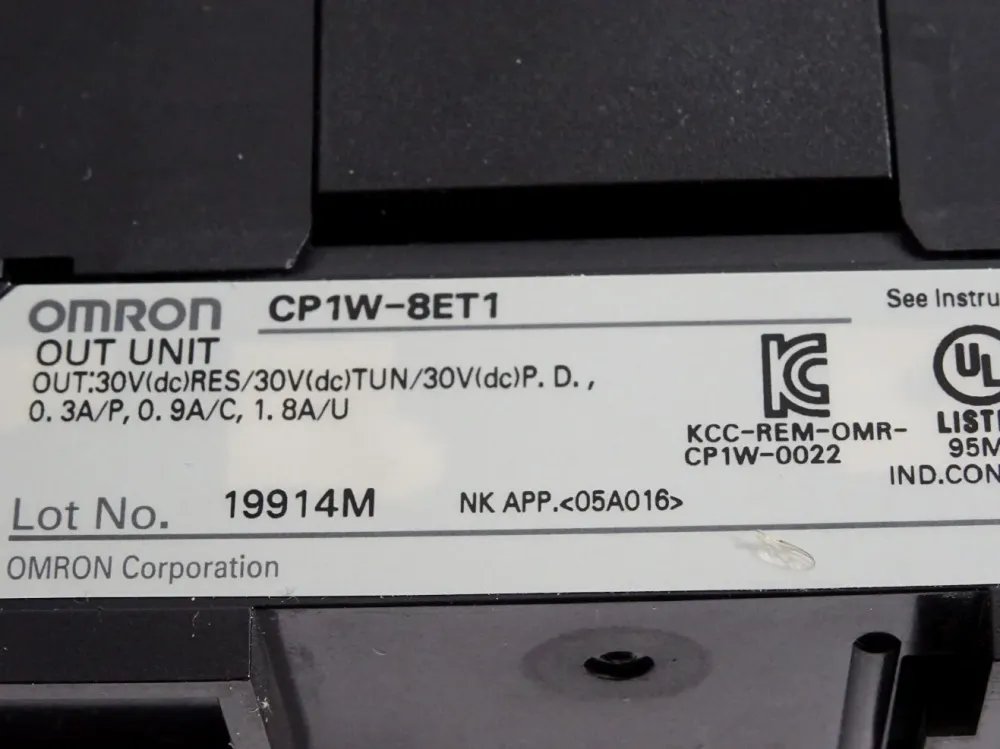 Omron Ouptut Unit CP1W-8ET1