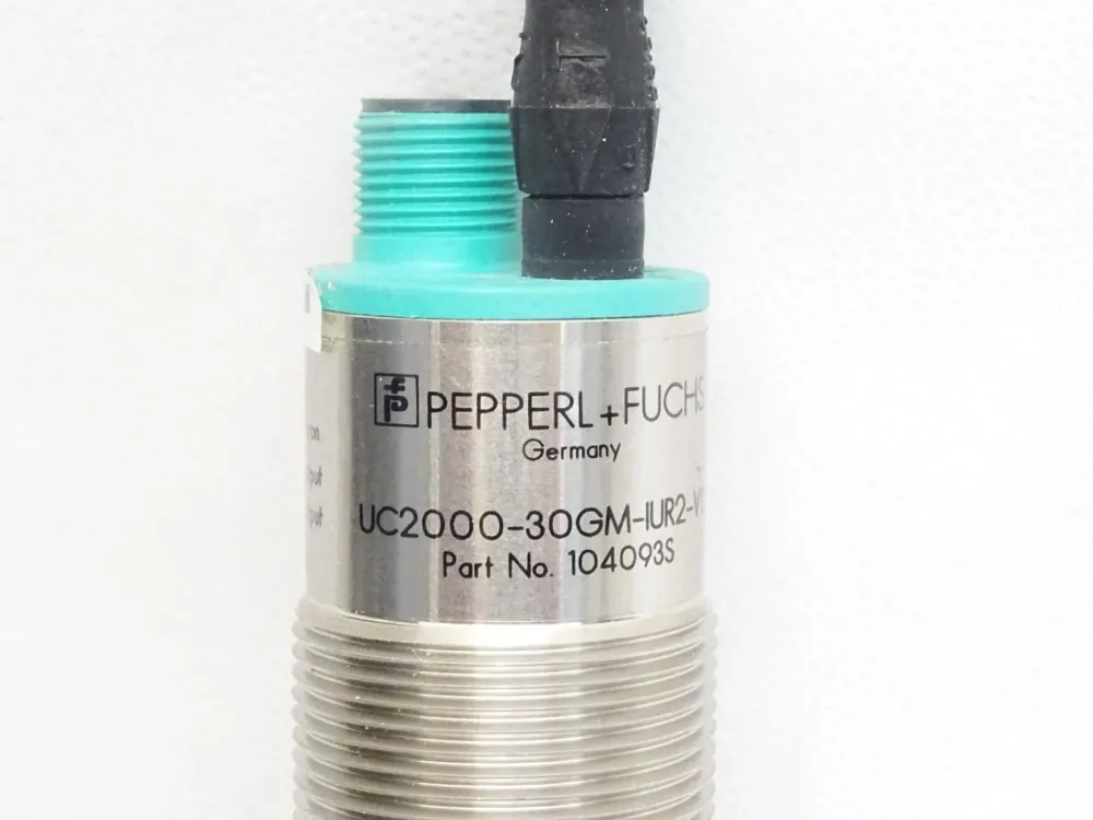 Pepperl+Fuchs UC2000-30GM-IUR2-V15 / 104093 S / Neu