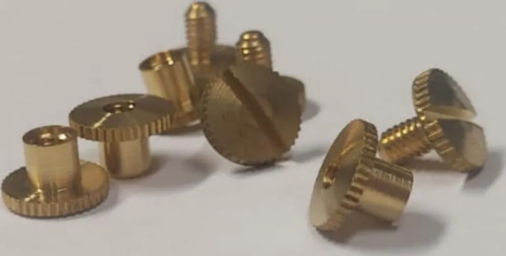 4 PEZZI - GIUNZUONI PER ASSEMBLAGGIO MOBILI - MASCHI E FEMMINE - OTTONE LUCIDO 4x5MM