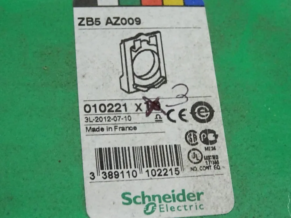 Schneider Electric Befestigungsflansch ZB5 AZ009 010221 / Inhalt:3 Stück / Neu OVP