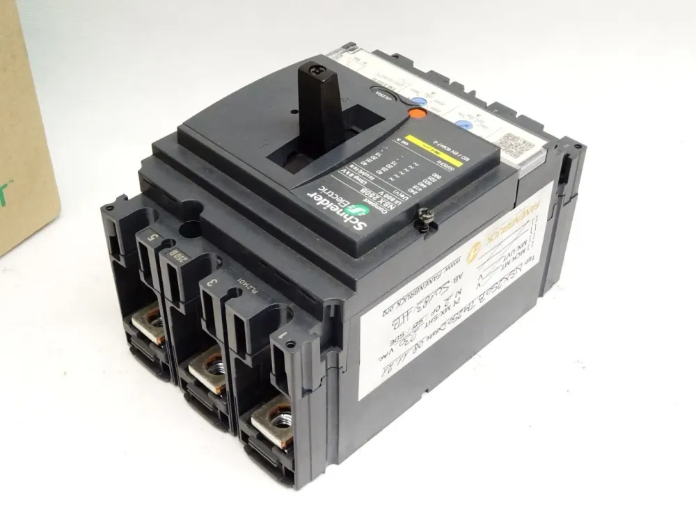 Schneider Electric ComPact Grundschalter NSX250B LV431390 + TM250D LV431430 / Neu OVP