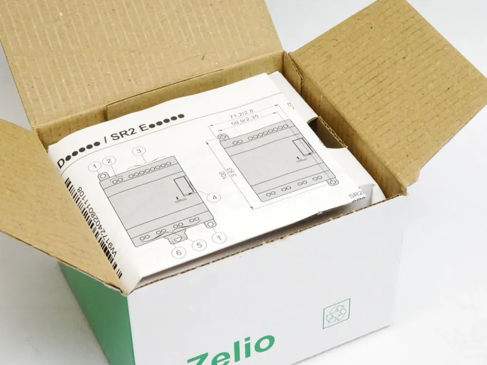 Schneider Electric SR2 E121FU SR2E121FU compact smart relay Zelio Logic 054978 / Neu OVP