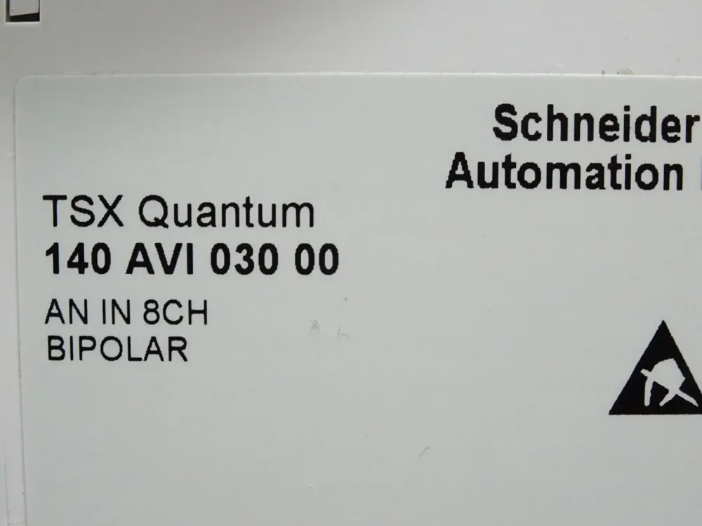 Schneider Electric TSX Quantum Analoges Eingangsmodul 140AVI03000 140 AVI 030 00