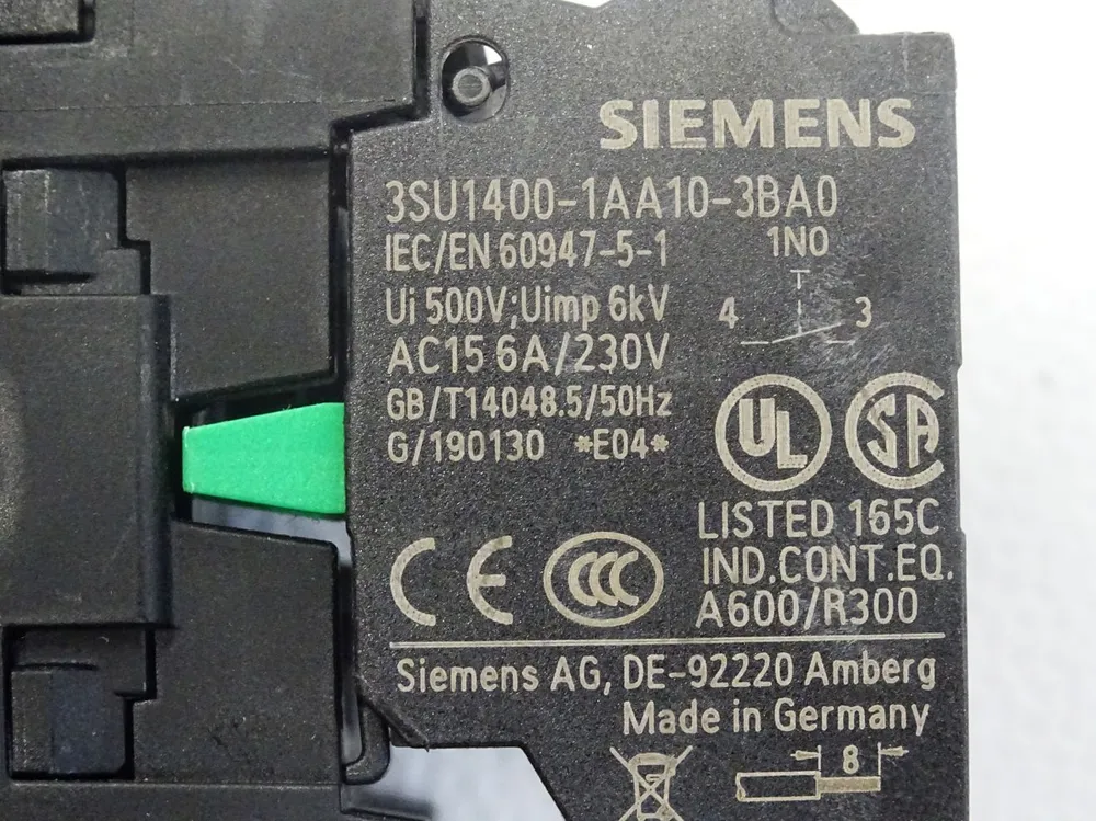 Siemens Drucktaster schwarz + 3SU1400-1AA10-3BA0 / Neuwertig