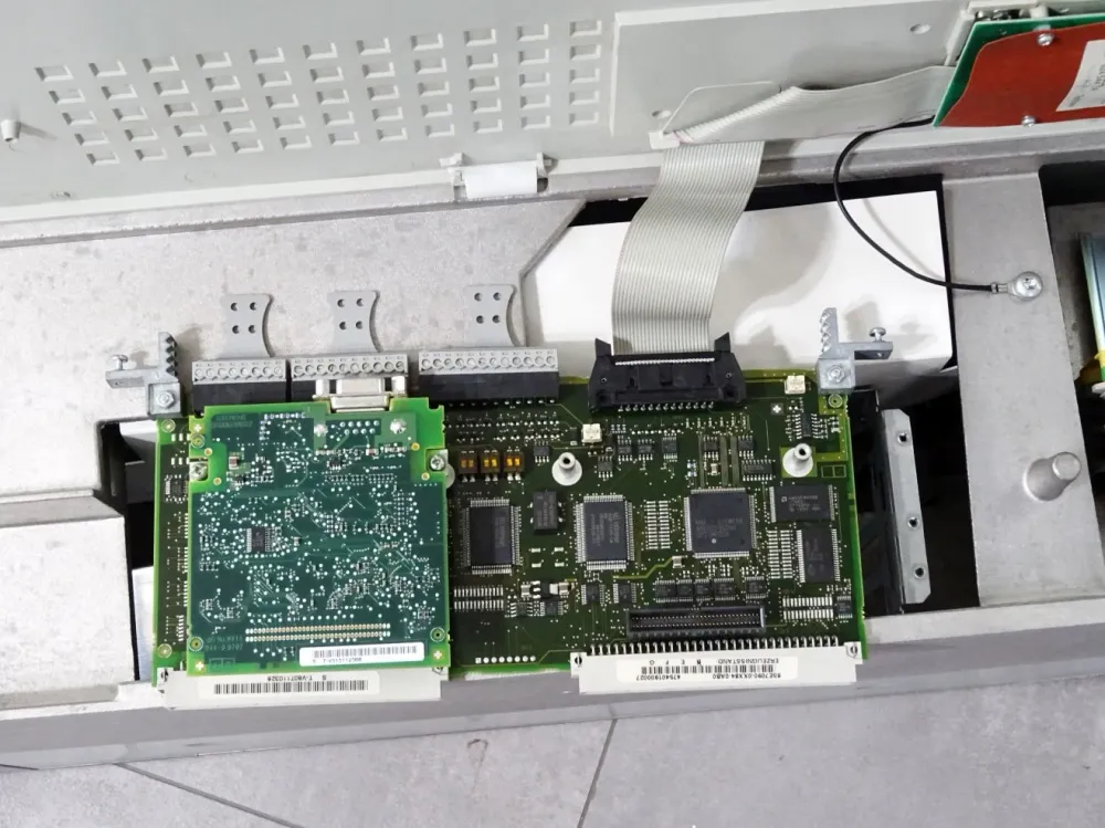 Siemens Wechselrichter Simovert 6SE7023-4TC61-Z G93+ B inkl. 6SE7090-0XX84-0AB0