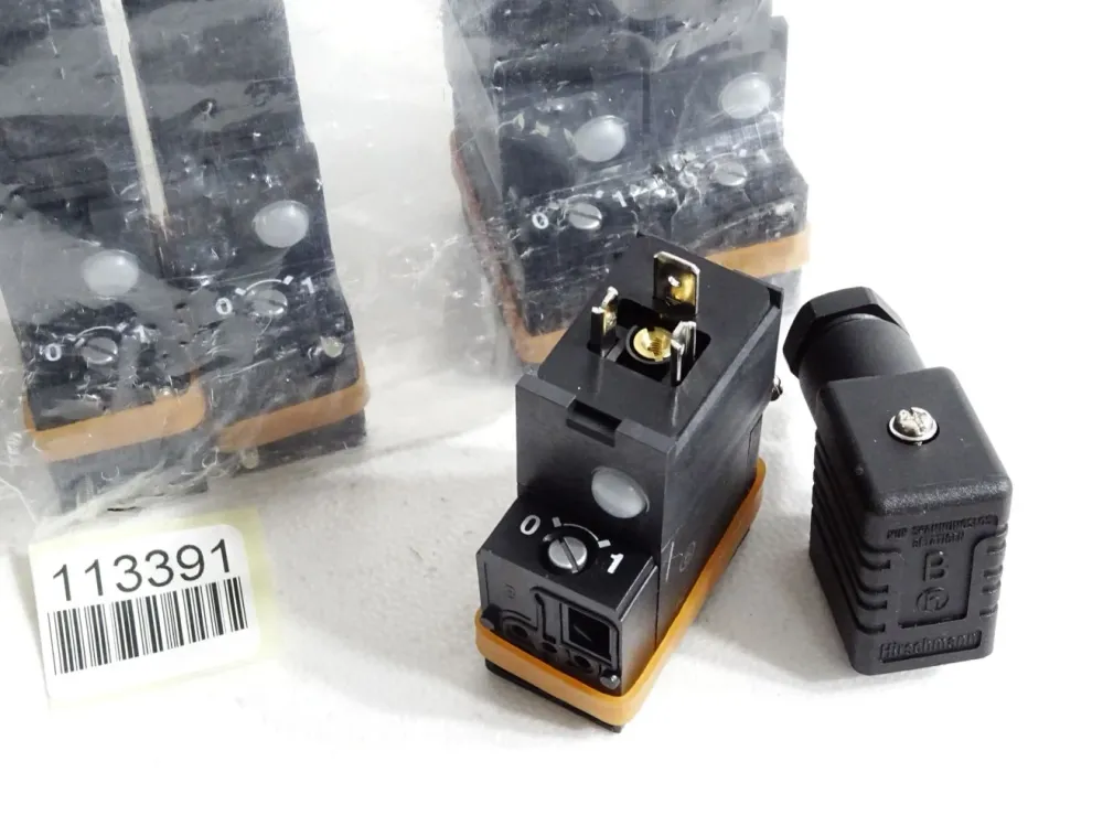 SMC Ventil SF4-5YZB-50 / Inhalt:5 Stück / Neu OVP