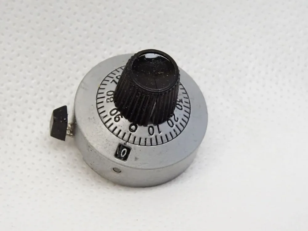 Vishay mod11 / Inhalt : 3 Regler / Neu OVP