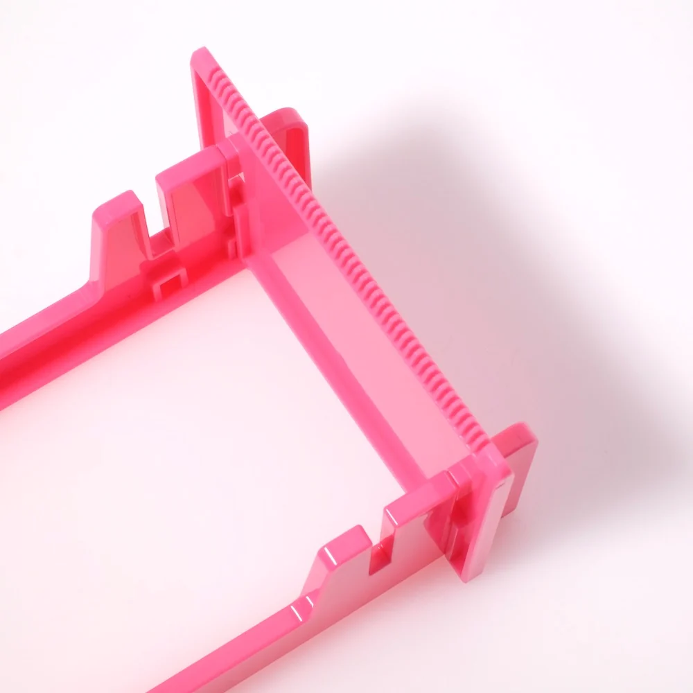 Telaio rosa per tessitura di braccialetti con perle