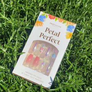 Petal Perfect | Press On Nail Set 28ct per Tende e Teloni