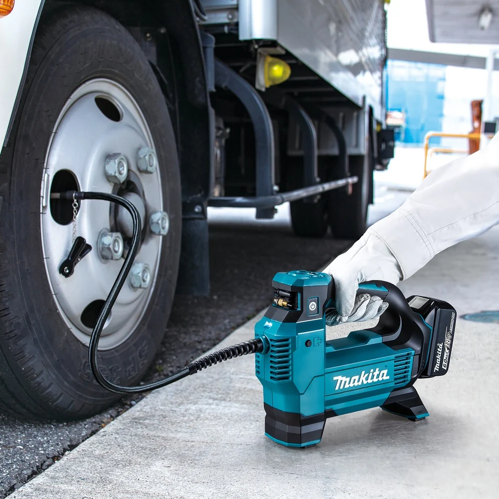 COMPRESSORE BATTERIA 18V PER GOMME E GONGIABILI MAKITA DMP180Z