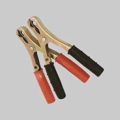 COPPIA PINZE PER CAVI BATTERIA 240 Amp - mm 250. Prezzo per Coppia.