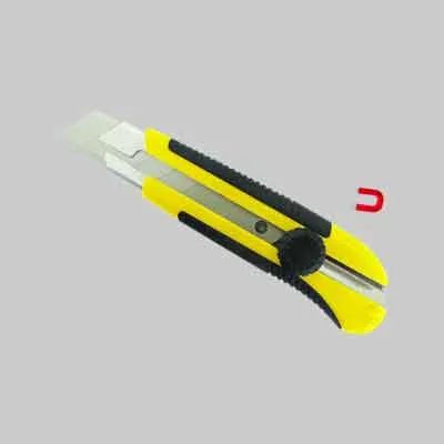 CUTTER PROFESSIONALE 'RUBBER TOUCH' METRICA mm 25. Prezzo per Pezzo.