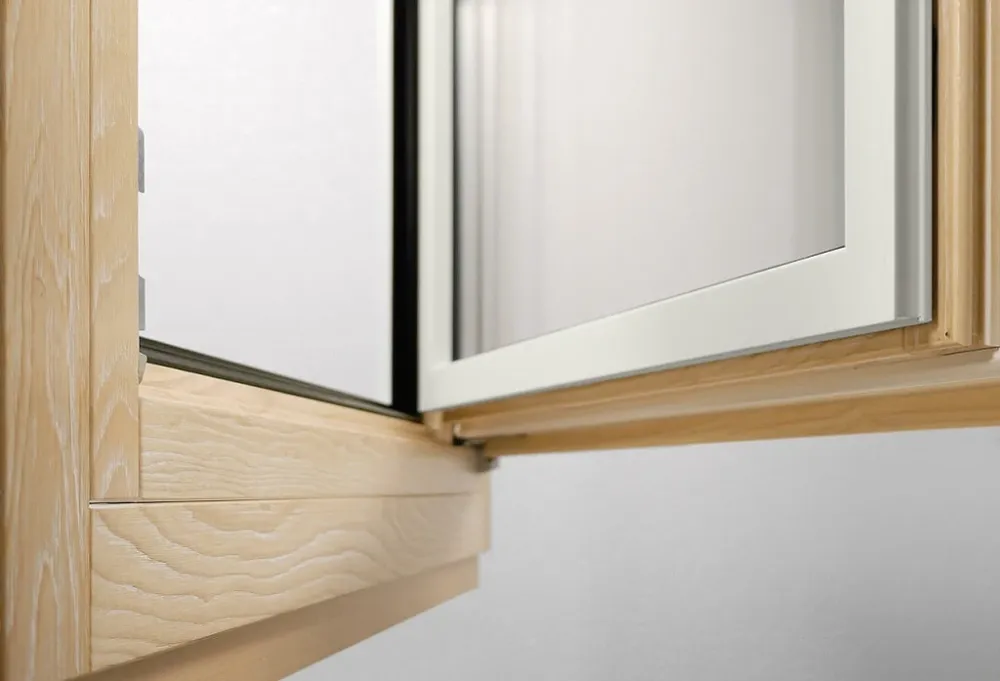 Finestra LEGNO MORDENZATO/ALLUMINIO RAL 2 ante con sottoluce fisso 100x160