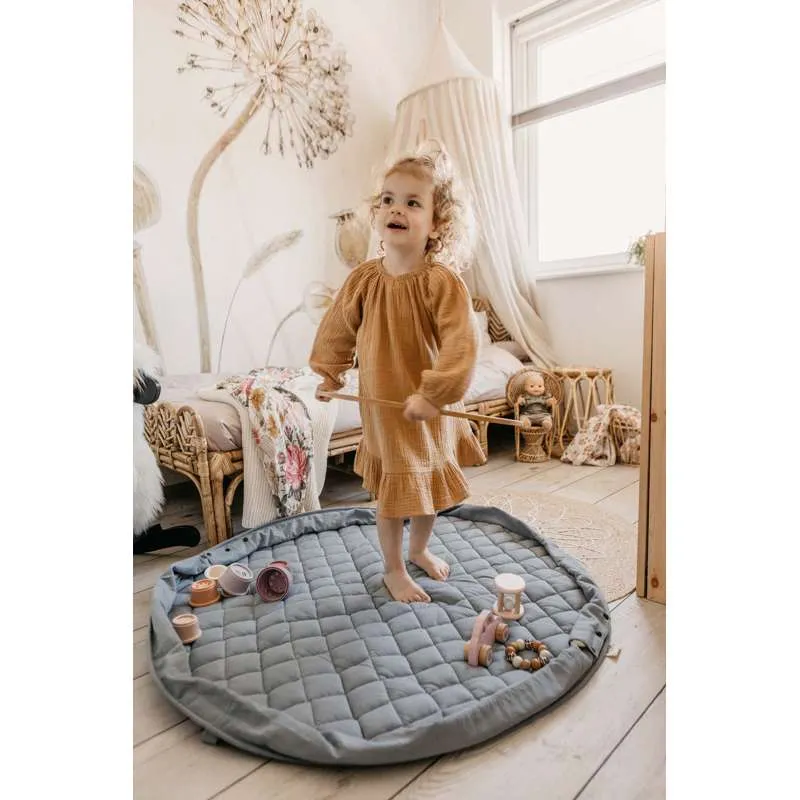 Play & Go Soft Ecologico - 2-i-1 Opbevaringstæppe/Legetæppe - Dusty Blue per Carichi Fino 500kg