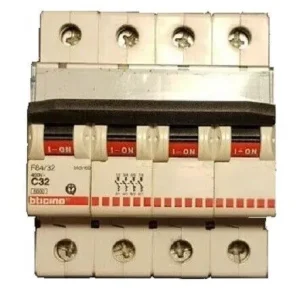 INTERRUTTORE MAGNETOTERMICO 32A 4.5KA 4M 400V BTICINO F84A/32