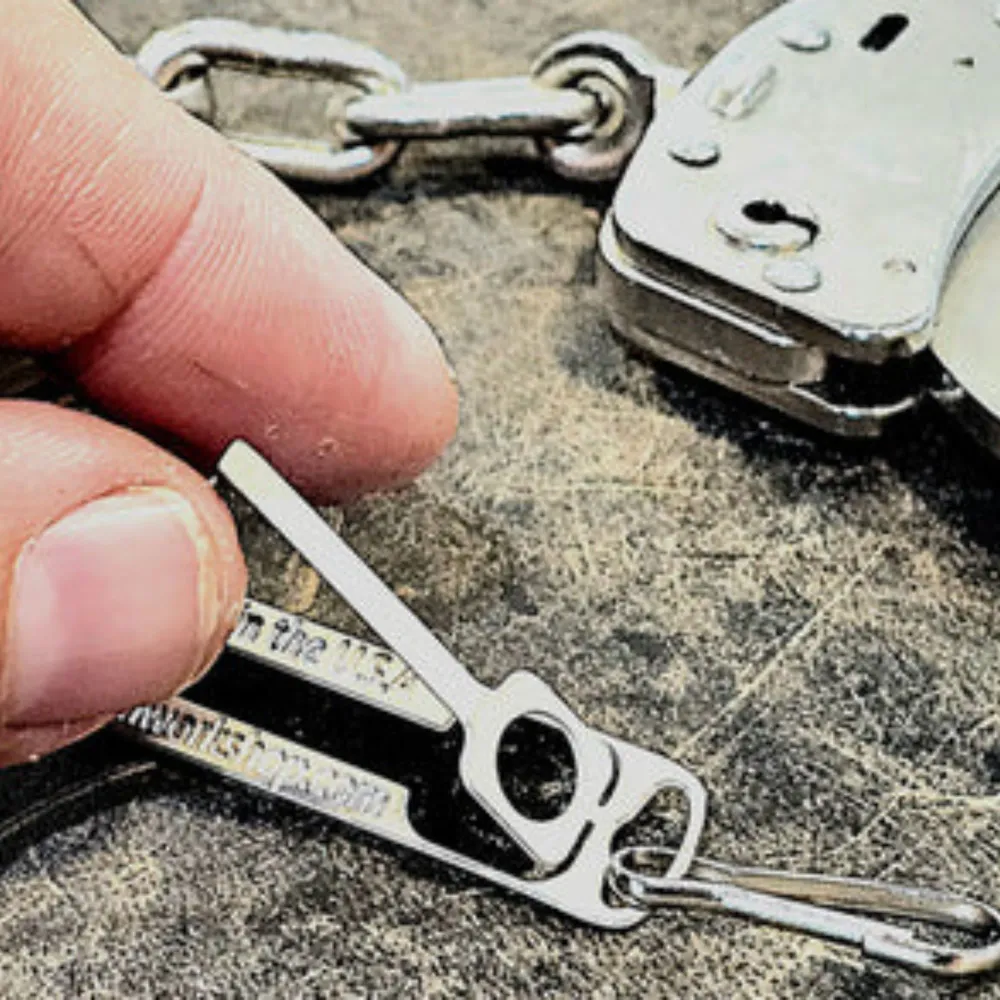 GRIM WORKSHOP | HANDCUFF SHIM MICRO TOOL - Portachiavi con spessore manetta