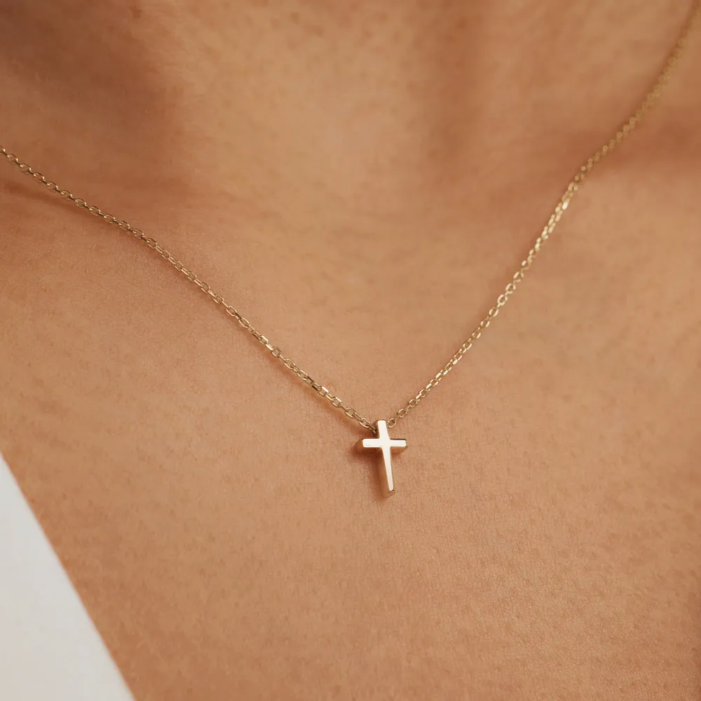 Monceau Solange, collana d'oro 14 carati con croce