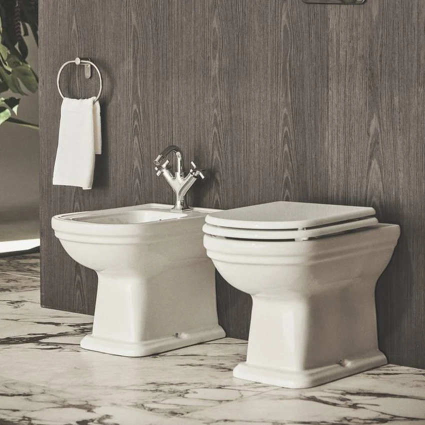 Sanitari Classici Filo muro Ideal Standard Calla vaso, Bidet e sedile soft close