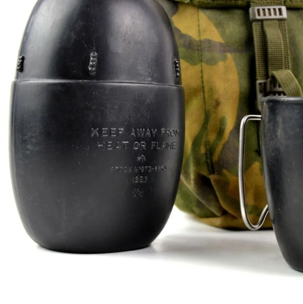 Canta dell'esercito britannico originale originale con tazza 58 bottiglia d'acqua con busta